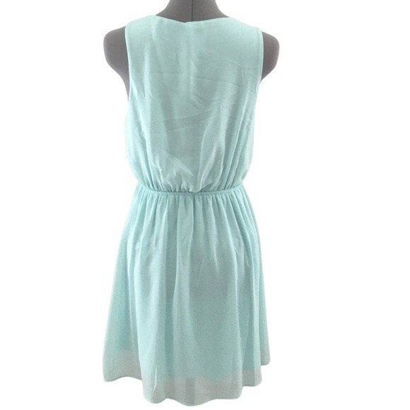 Francesca’s Aina Be chiffon dress with silver flecks size small - Picture 3 of 9